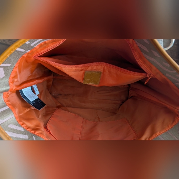 DVF‎ Brown and Peach  Tote Bag - Picture 5 of 9